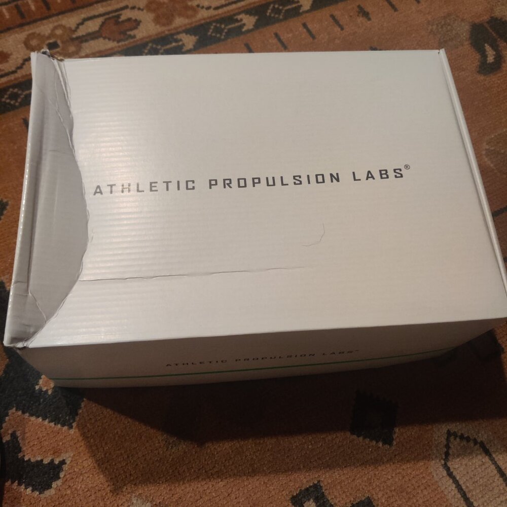 NIB $245 APL Techloom Bliss in Ivory/Dark Army Size 9 - Picture 5 of 10